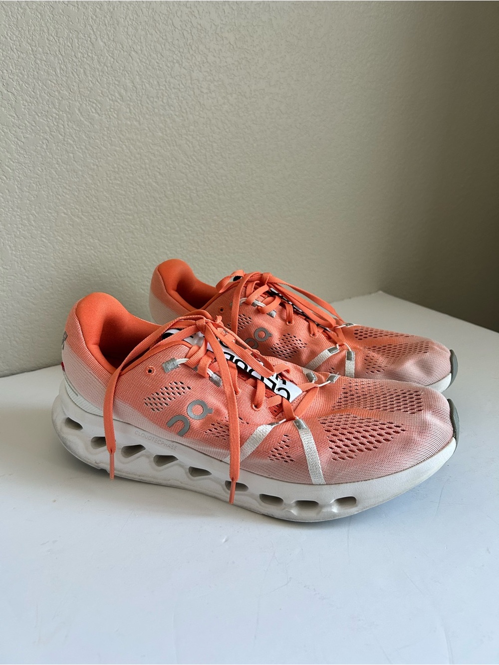 On Cloud Men’s Running Shoes Size 12.5 Coral Peach Sneakers